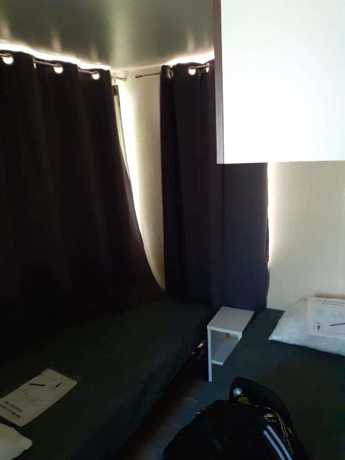 פור-א-נובל Mobilhome Agreable Sans Draps Ni Serviettes מראה חיצוני תמונה
