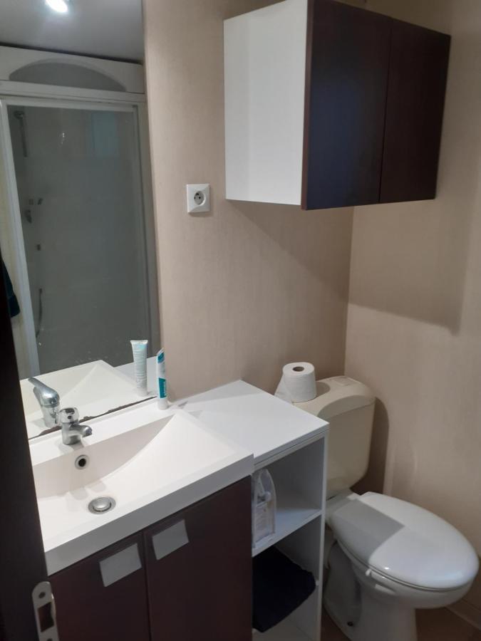 פור-א-נובל Mobilhome Agreable Sans Draps Ni Serviettes מראה חיצוני תמונה