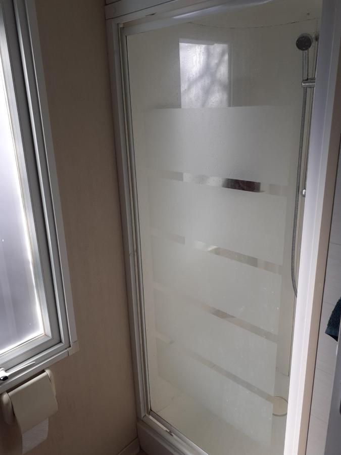 פור-א-נובל Mobilhome Agreable Sans Draps Ni Serviettes מראה חיצוני תמונה