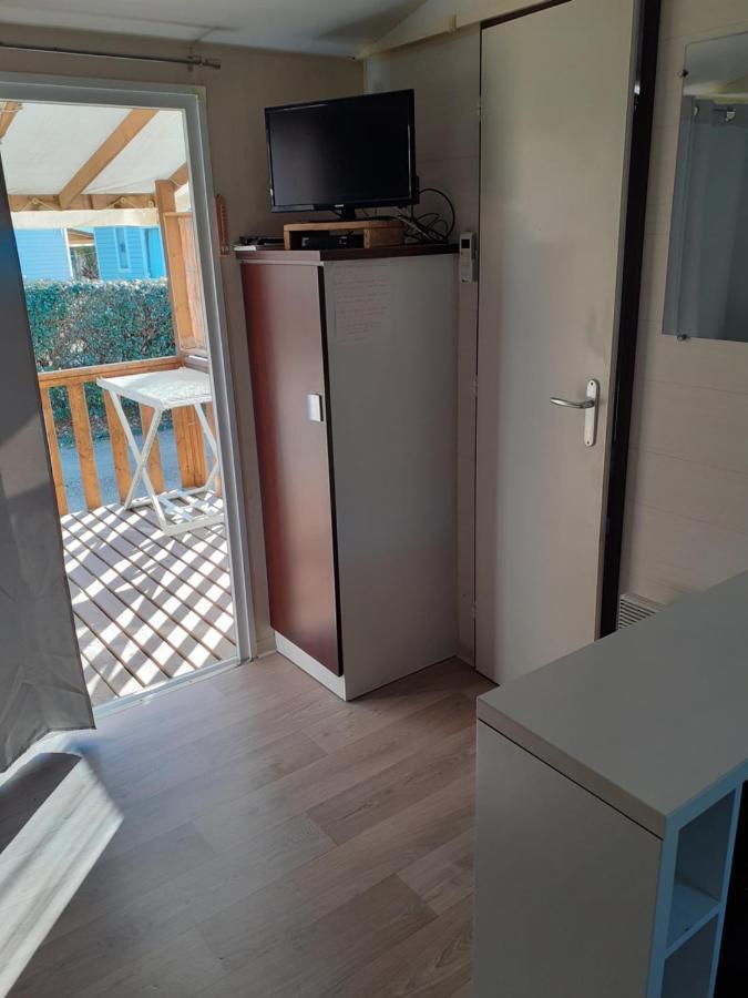פור-א-נובל Mobilhome Agreable Sans Draps Ni Serviettes מראה חיצוני תמונה